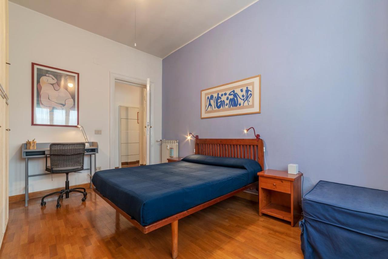 Roomy And Bright Apartment With Terrace Рим Екстериор снимка