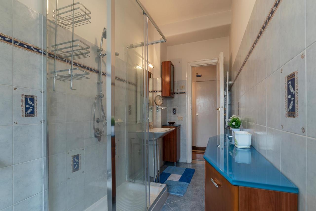 Roomy And Bright Apartment With Terrace Рим Екстериор снимка